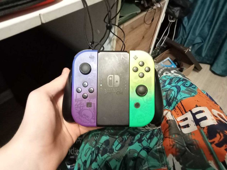Nintendo Switch 2 ревизии + 2 доп. Джойкона + Игры