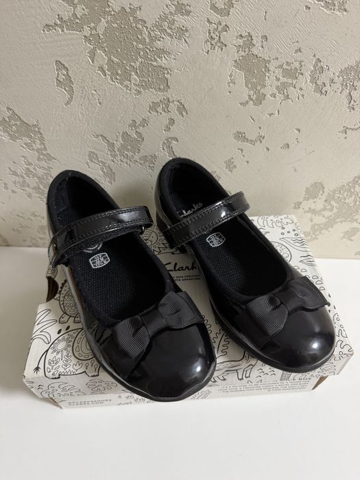 Продаю детские лакированные кожаные балетки Clarks,размер 32 (19,4 см)