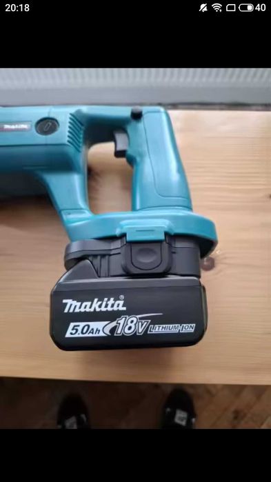 Продавам адаптор за 18V Makita батерии към никелови батерии