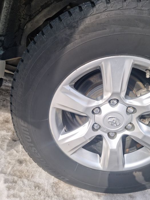 Продам комплект зимних шин