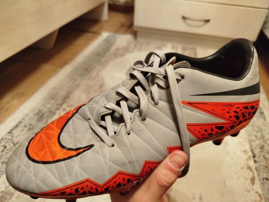 Футбольные бутсы Найк