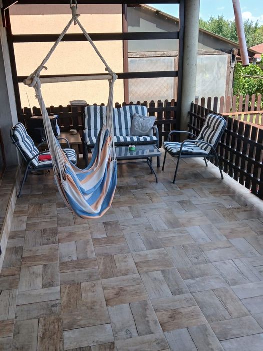 Casa cu etaj de vanzare zona f buna