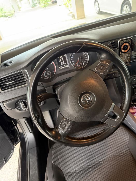 VOLKSWAGEN Jetta 2011 — imagine 5