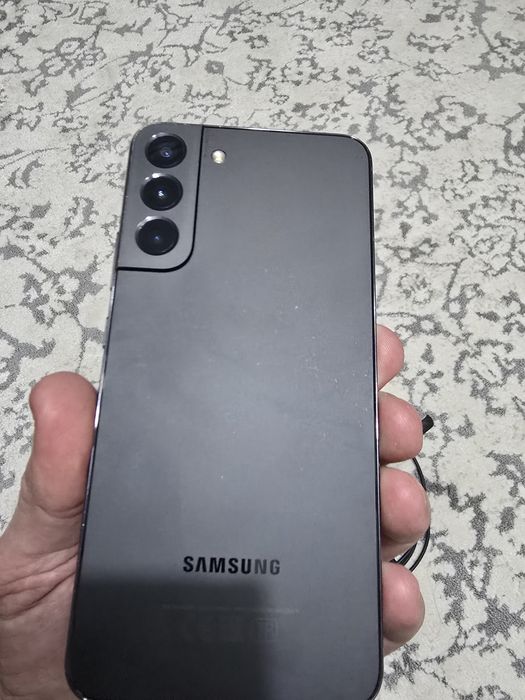 Vând Samsung S 22 plus 256gb in stare foarte bună!
