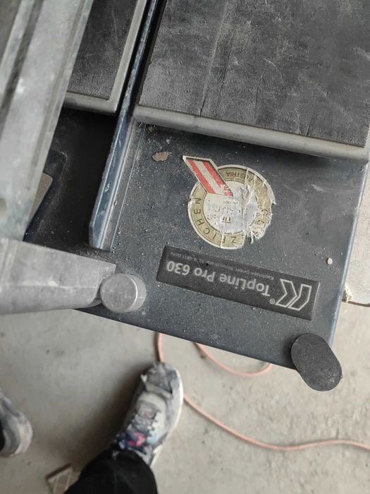 Продавам машина за рязане на плочки TopLine