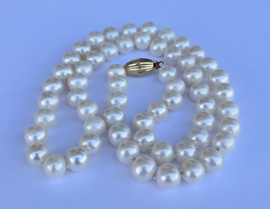 Colier de perle de cultura cu aur galben 18k