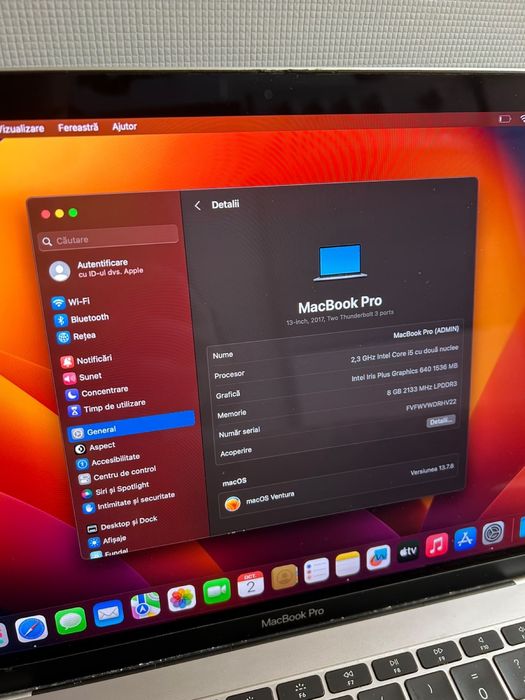 • Macbook Pro 13.3” • RETINA OLED •