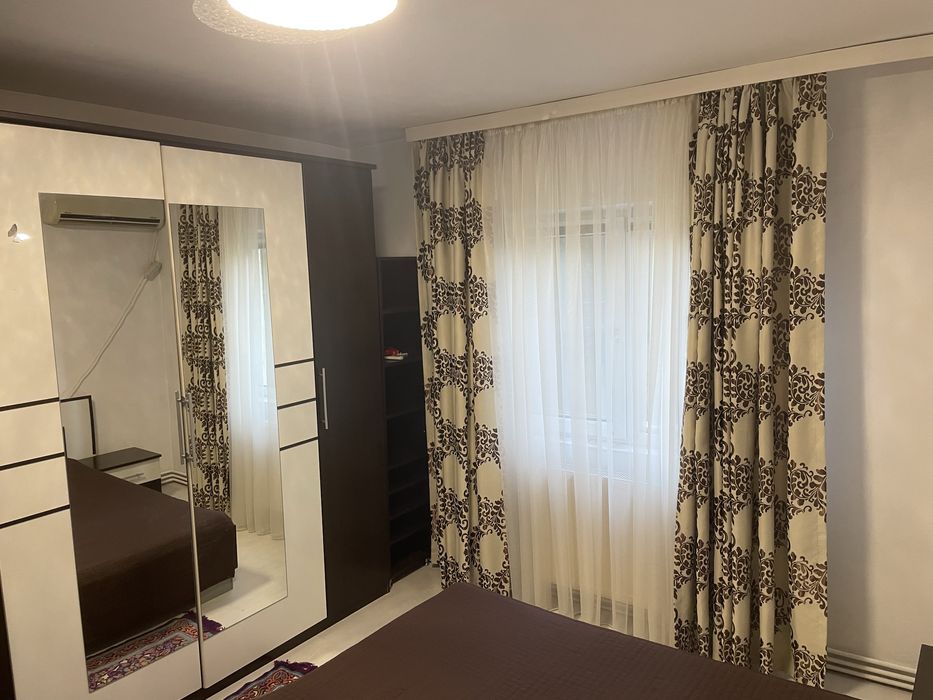 Inchiriez apartament in zona Modern etaj1 complet decomandat, mobilat si utilat. Centrala proprie TV SMART Clima masina de spalat. Cheltuieli mici.