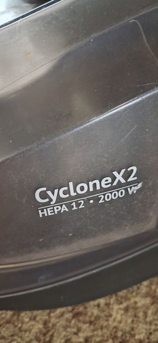 Пылесос Polaris.