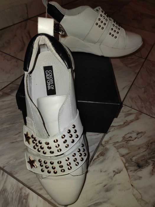 бели кожени сникърси