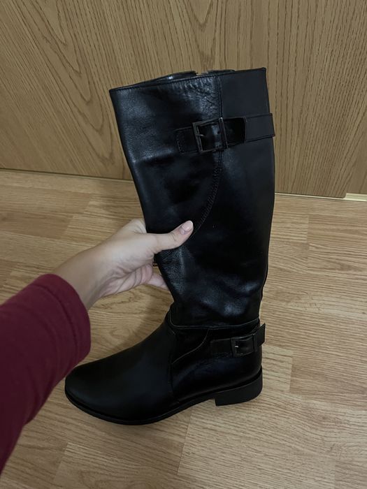 Cizme negre din piele