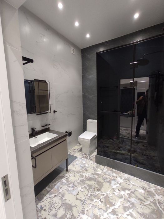 Oybek METRO Yaqinida 2 xonali kvartira bezmakler