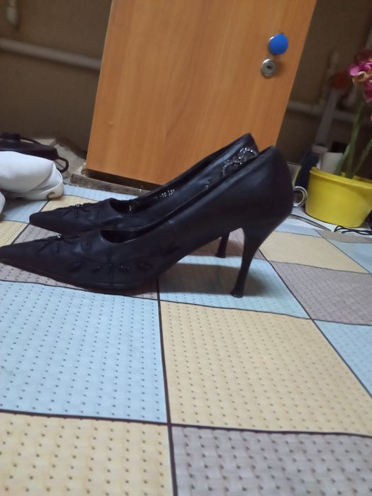 Продам туфли женские.