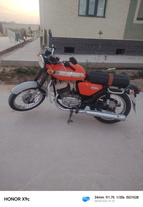 Jawa moto sotiladi holati ideal polni no'ldan terilgan narxi 8mln