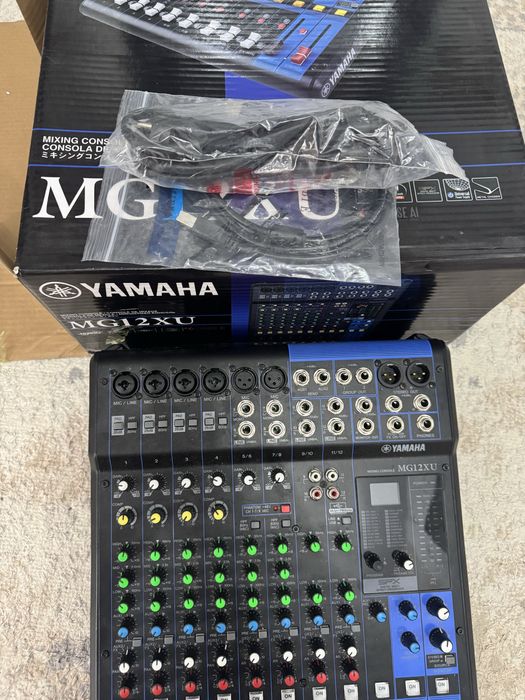 Пульт микшер  Ymaha MG12XU