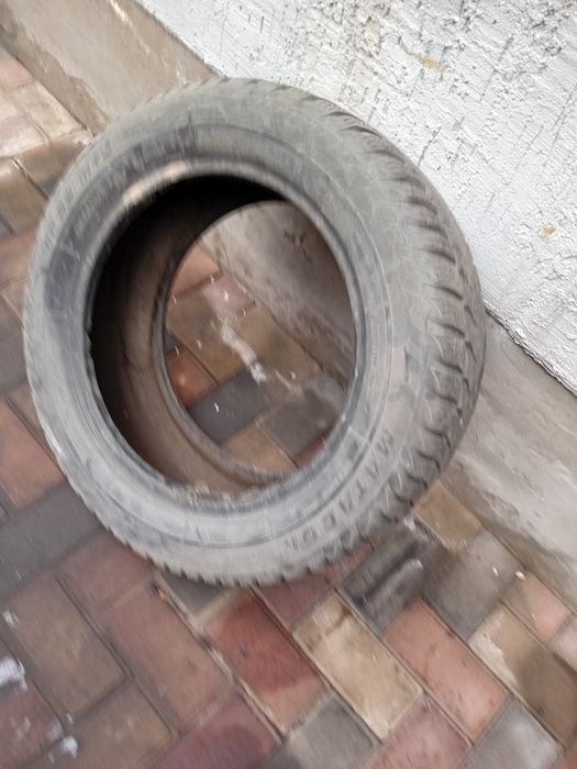 Продам .шину.215.55.р16.