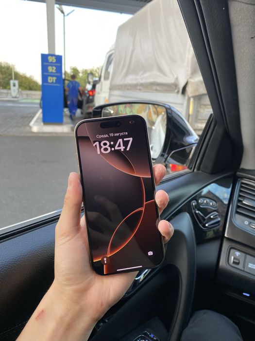 Продам айфон 16 про 256гб