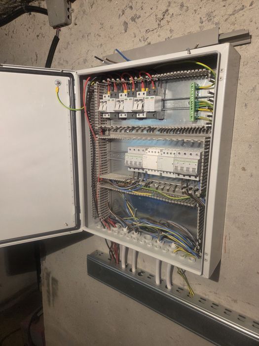 Instalatii electrice si sisteme fotovoltaice