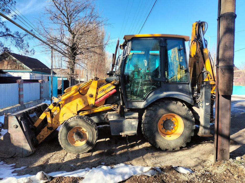 Трактор LuiGong китайский