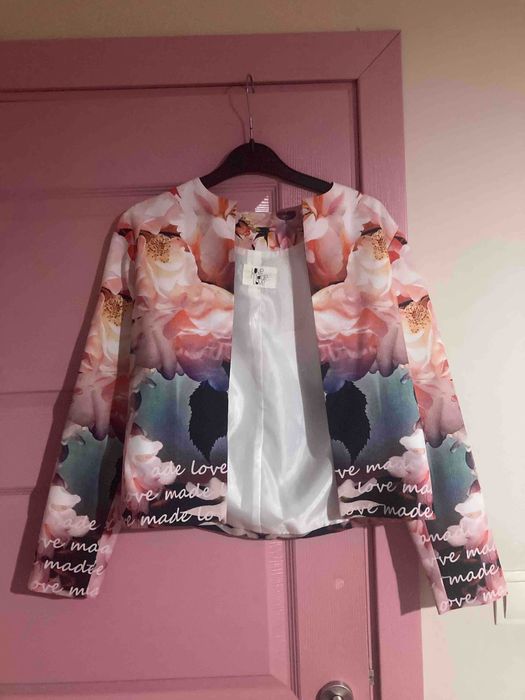 Официални рокли, тоалети за повод и за първи учебен ден