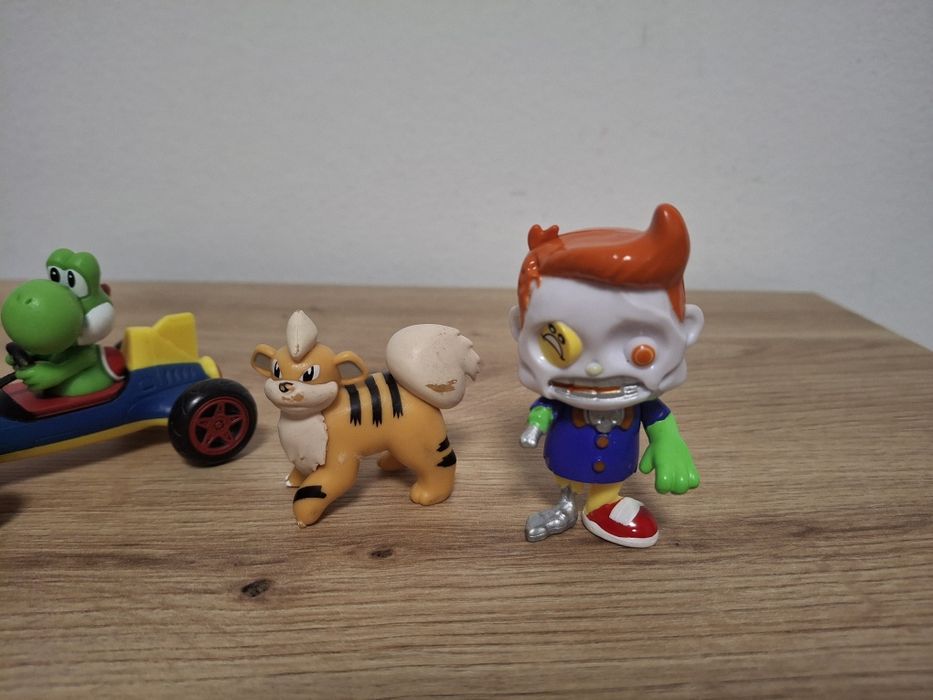 Vand lot cu 9 jucarioare