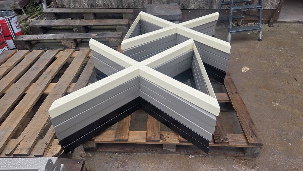 Picioare de masă și scaune vopsite electrostatic