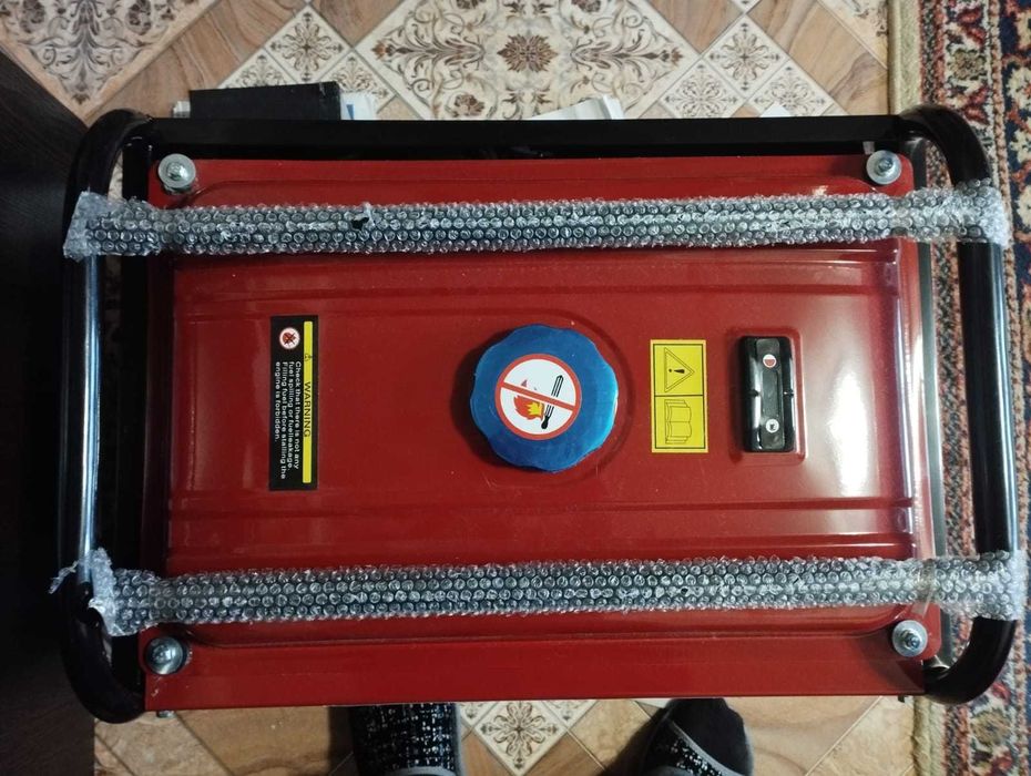 Продам новый бензиновый генератор.