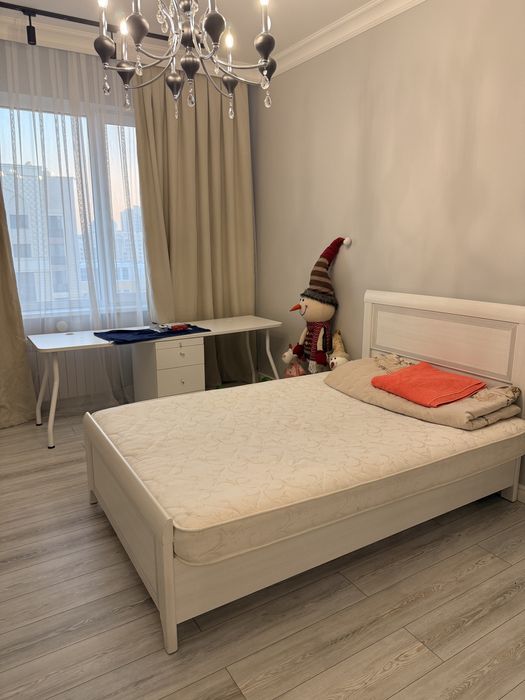 Продам кровать + матрас и рабочий стол