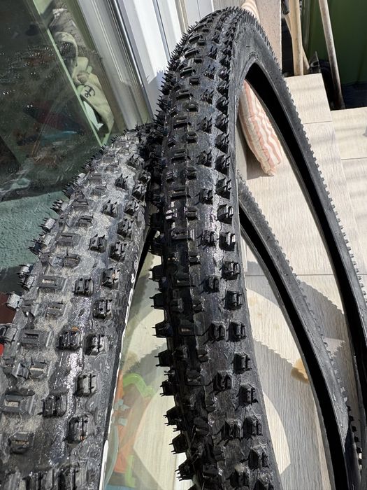 Vand 2 ANVELOPE WTB RANGER 2.4 X 29"+ 2 camere, impecabile, rulaj 54km