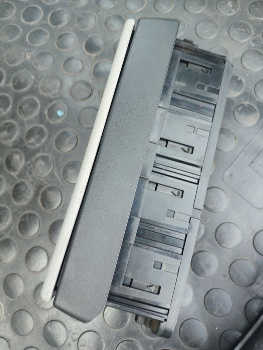 Кассетница на БМВ Е34