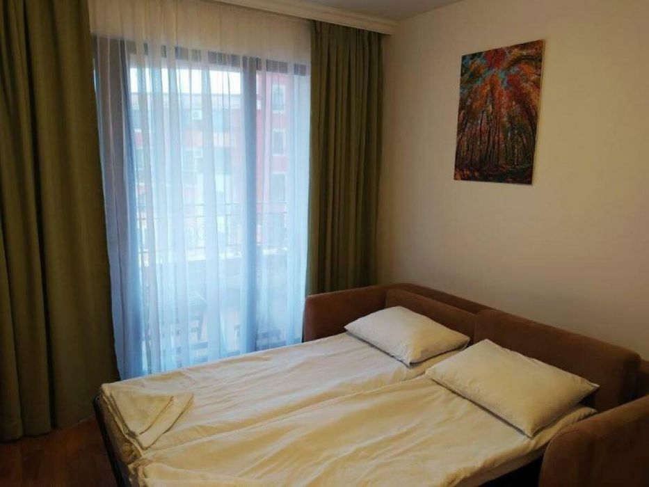 Под наем студио с изглед море и басейн на брега на морето