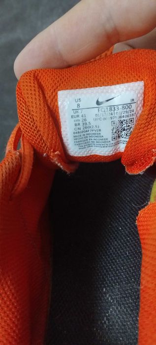 маратонки Nike...