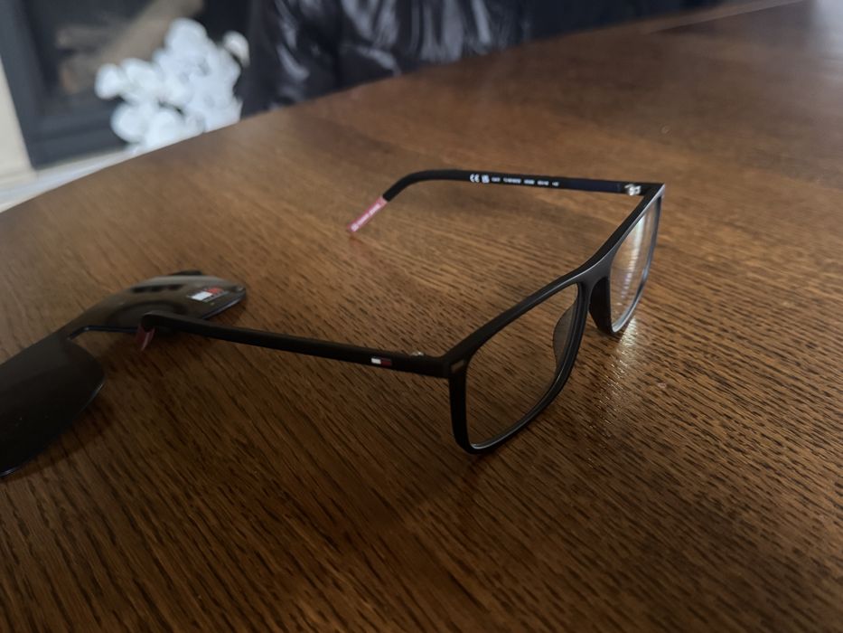 OCHELARI Tommy Hilfinger cu dioptrii de vedere si rama magnetica