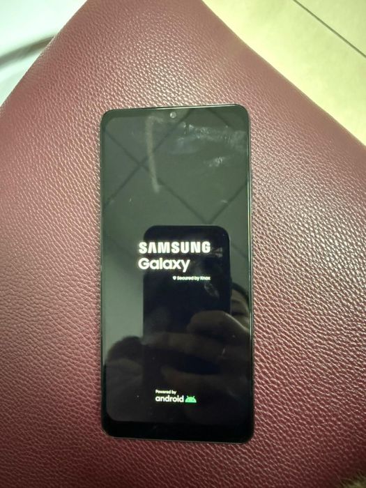 Продам телефон в отлином состояние