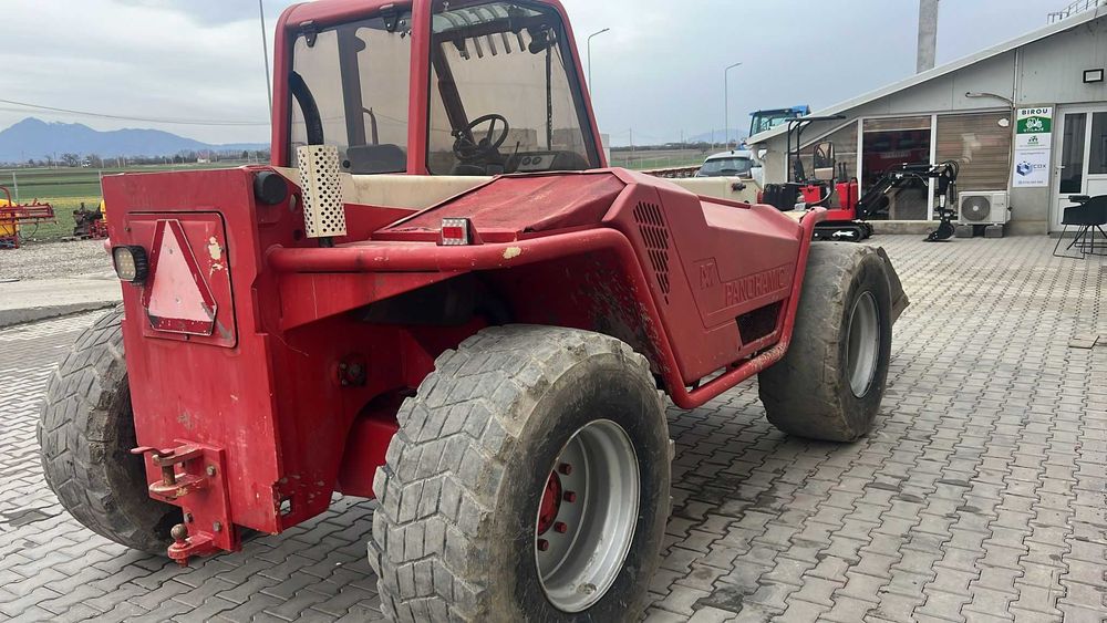 Телескопичен товарач Merlo P30.7 – повдига 3 т, 7,5м