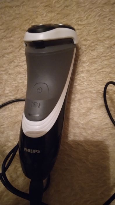 Aparate barbierit, ras Philips, unul pe acumulator