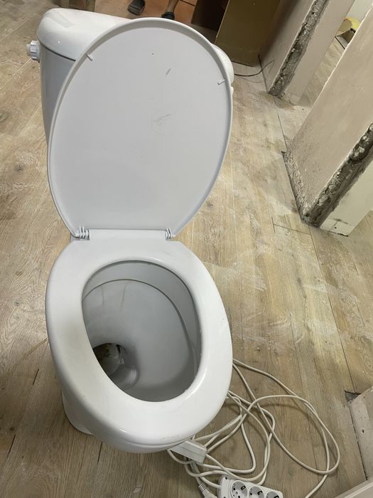 Продам унитаз самовывоз