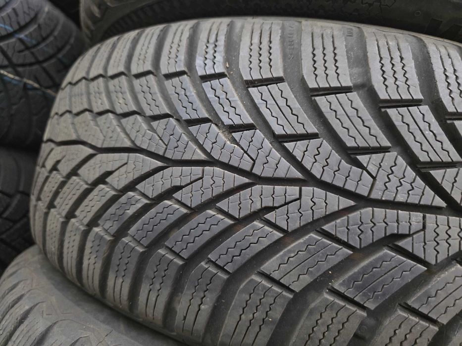 4бр Като нови зимни гуми 205 55 16 - Continental