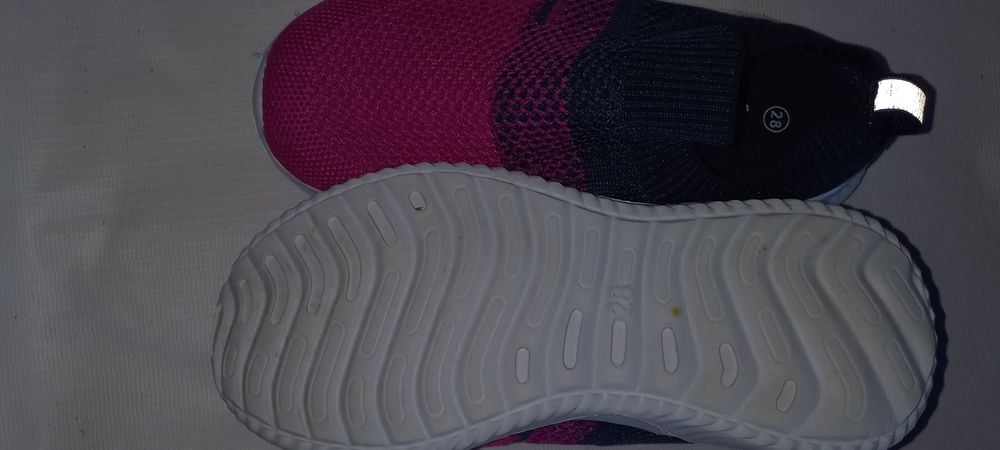 Детские кроссовки.