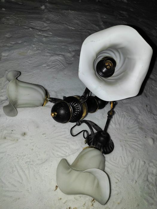 Продам люстру цена 2000тг