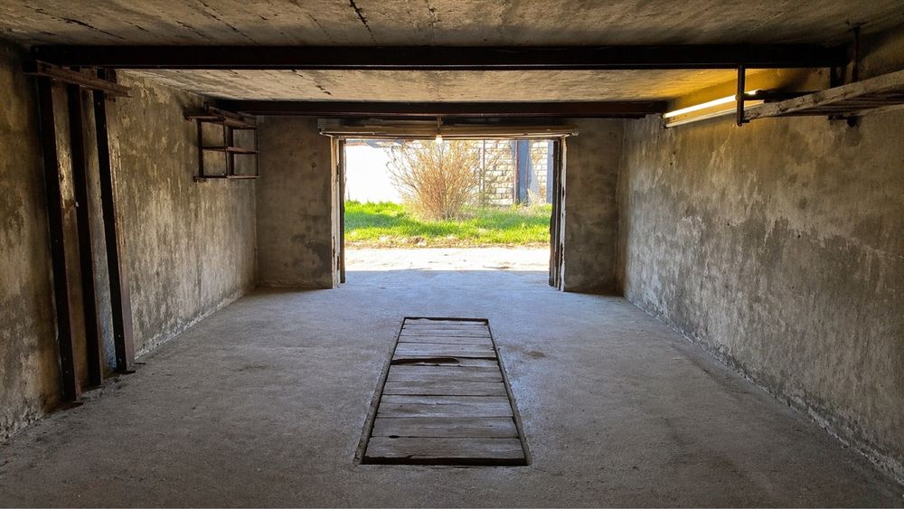 Продается гараж 11общество