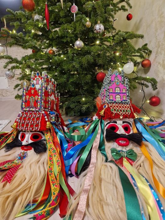 Comanace, haine de vanzare