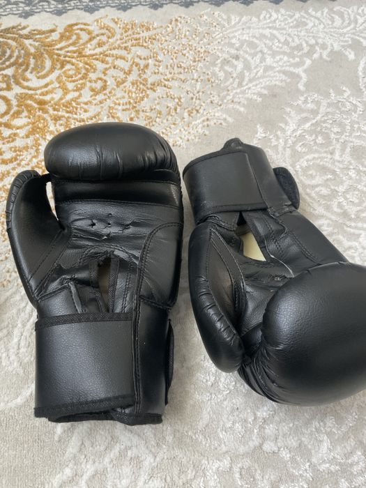 Боксерский перчатки