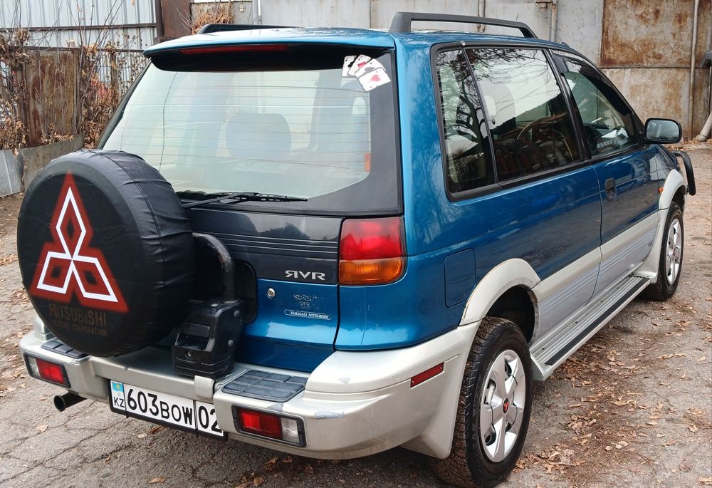 Продам машину RVR