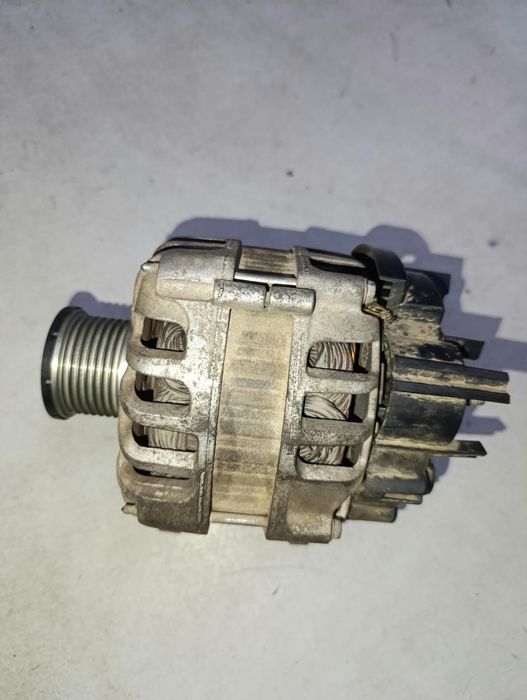 Vând alternator Duster după 2019 1.33 benzina