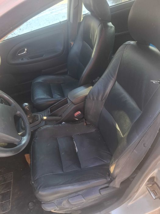 Vând Volvo V40 2000