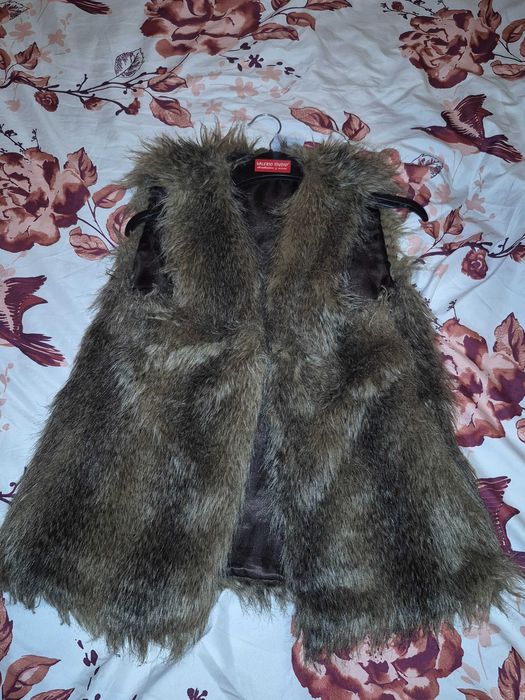 Vestă blană XS/S – cozy & chic, ofertă rapidă!