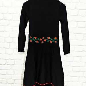 Sandro Paris Оригинална дамска рокля размер М