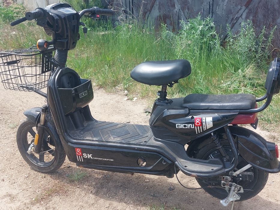 Продам скутер sk 8