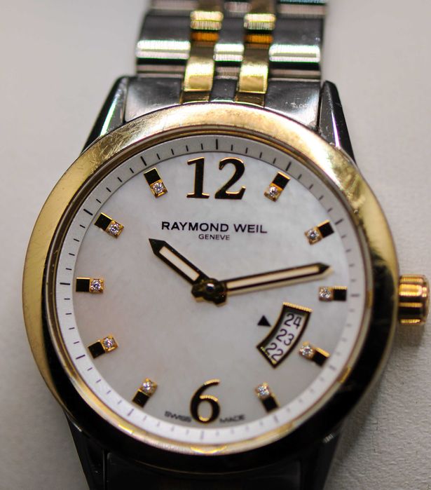 Швейцарски дамски часовник с диаманти - Raymond Weil Freelancer